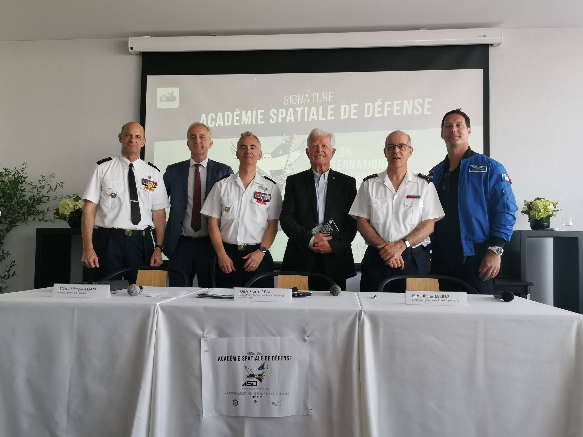 Signature du partenariat portant création de l'Académie Spatiale de Défense  le 21 juin au Salon du Bourget ⋆ L'École de l'air et de l'espace L'École de  l'air et de l'espace